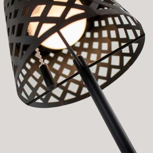 gretita table lamp with solar panel